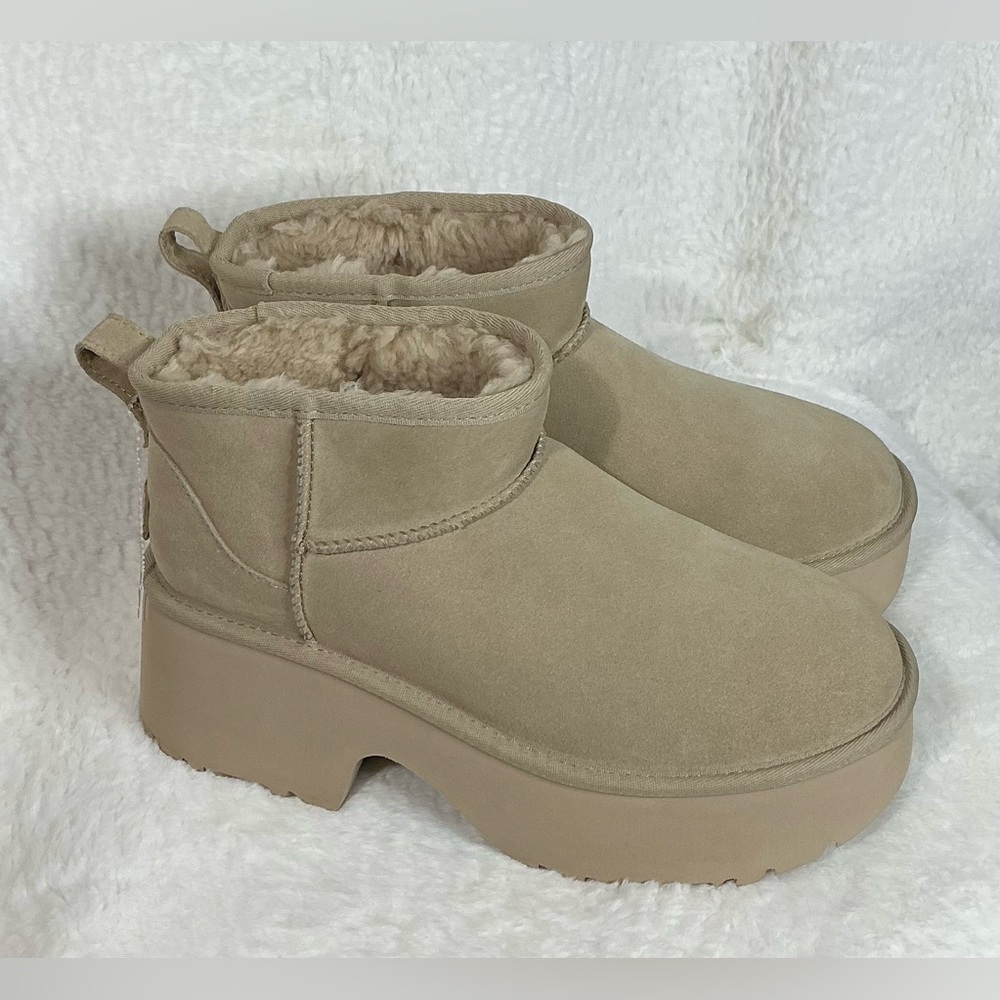 UGG Women's Tan Winter Boots Mini - Picture 3 of 8